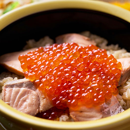 銀鮭はらこ飯(3月下旬〜7月)